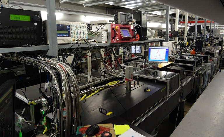 View of the Harmonium HHG source feeding into the liquid phase photoelectron spectroscopy (LPES) and the ARPES beamlines